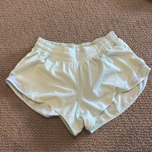 Lululemon Hotty Hot 2.5” Mint Blue - Picture 1 of 4